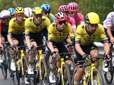 Jonas Vingegaard loses key Vuelta a España teammate Victor Campenaerts before decisive final week