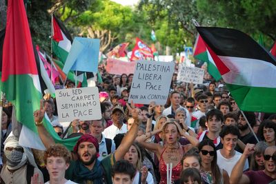 Pledge to boycott Israeli film institutions draws signatures of top Hollywood actors and directors