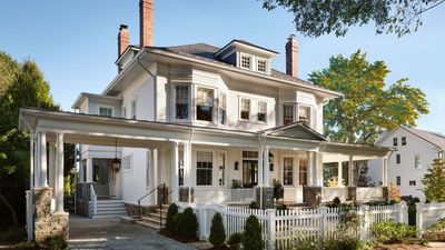 From Craftsman to Colonial, this is our ultimate guide to the 20 most iconic American house styles