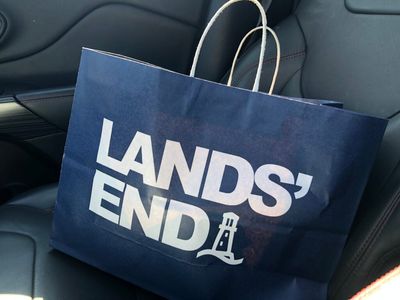 Land's End Stock Sinks On Q2 Revenue, EPS Miss, Raised Guidance Fails To Win Over Investors