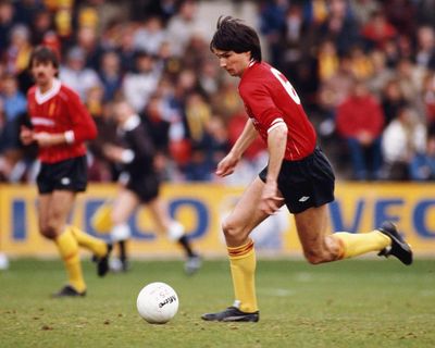 Which teams have worn parts of three different kits in the same match?