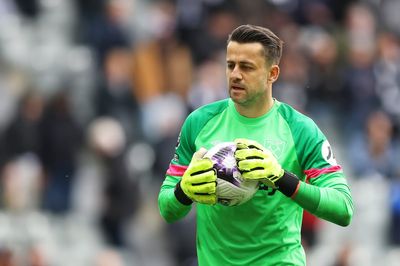 Lukasz Fabianski: West Ham confirm free transfer signing amid concern over problem position