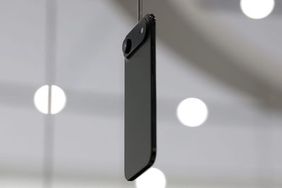 Apple's iPhone Air impresses fans, but not investors