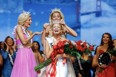 Miss America winner hits back at critics after make-up controversy