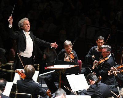 Vienna Philharmonic/ Welser-Möst review – mighty ensemble strike gold with Bruckner