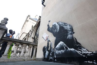 Londoners left disappointed by 'bizarre' removal of latest Bansky