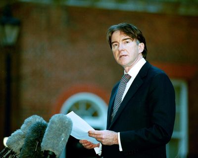 A banya with a billionaire, undeclared loans and ‘pure poison’: the many scandals of Peter Mandelson