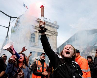 Let France be a warning, Rachel Reeves: stand up to the bond market vigilantes, or they’ll come for Britain next