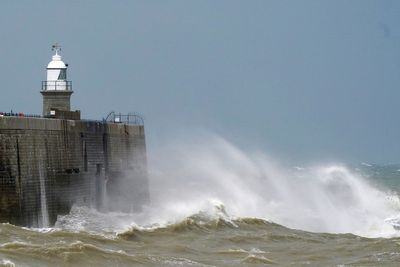 Met Office issues weather warning as strong winds of up to 70mph set to hit England and Wales