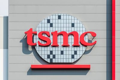What's Going On With Taiwan Semiconductor Stock Thursday?