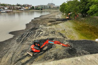 London’s infamous ‘Wet Wipe Island’ finally cleared of 5 million wipes