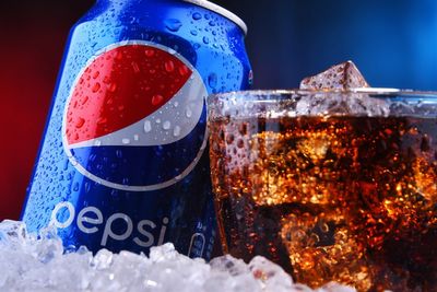 Why Rate Cuts May Not Put the Fizz Back in Pepsi’s Stock