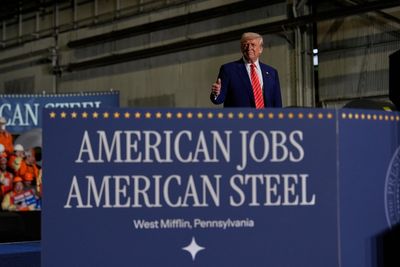 Jobless benefits reach near four-year high in the US