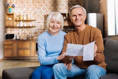 7 Spousal-Benefit Choices That Add Up to Five Figures Over Time