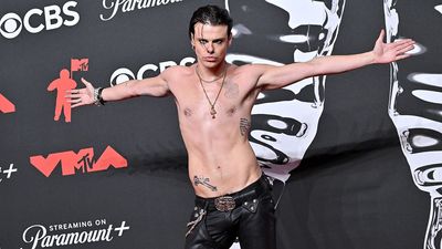 “All of this posturing is Jim Morrison meets the bloke from Stone Temple Pilots meets everybody else who’s ever owned a pair of leather trousers”: Justin Hawkins backs up his brother’s criticism of Yungblud’s VMAs Ozzy Osbourne tribute