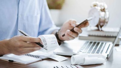 4 End-of-Year Tax Planning Strategies for 2025