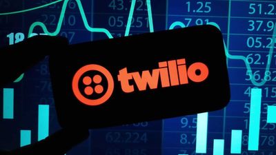 Analysts Love This Key AI Stock Trading at an ‘Inflection Point.’ Should You Buy Shares Here?