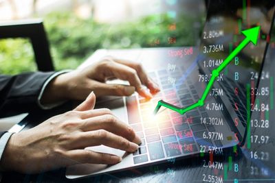 UTime Stock Surges Over 64% After-Hours Amid Fraudulent Press Release Controversy