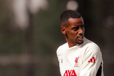 Alexander Isak: Arne Slot sends clear message to fans over fitness before Liverpool debut