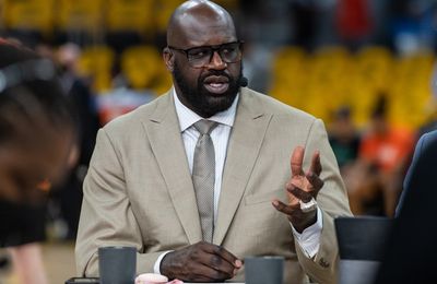 Shaquille O'Neal 'checks in on 'Kobe Bryant's mom every month