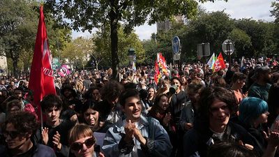 Are France's Yellow Vests and Block Everything protests two sides of the same coin?