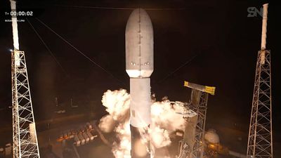 SpaceX launches powerful satellite to orbit for Indonesian telecom company (video)