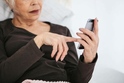 How to prevent creasing, sagging, and fine lines from technology