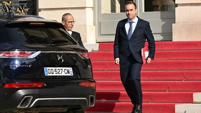 France risks credit downgrade as new PM tackles budget