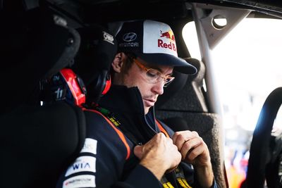 Frustrated Thierry Neuville facing WRC Rally Chile drivetrain dilemma