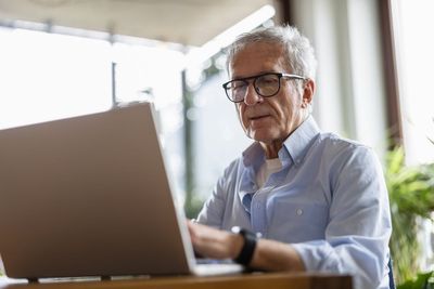 The 3 benefits of working beyond retirement age