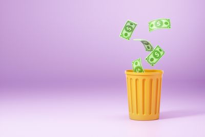 5 Strange Ways People Waste Money Without Realizing It