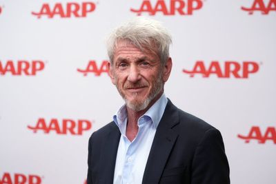 Sean Penn says Putin knows more English than he lets on