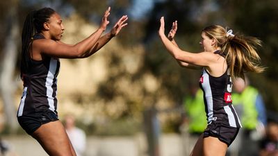 Swans' perfect start ends as Magpies stun at home