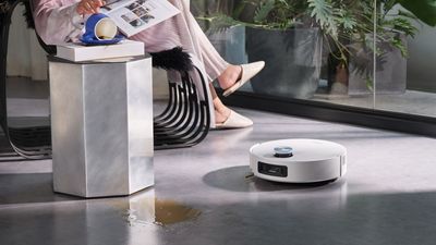 I asked appliance experts why my robot mop leaves streaks on my floor — here's what I've been doing wrong