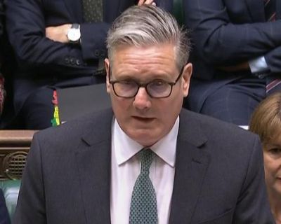 Starmer ‘defended Mandelson after No 10 had received Epstein emails’