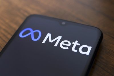 Meta's $600B U.S. Investment: Bearish or Bullish for Shares?