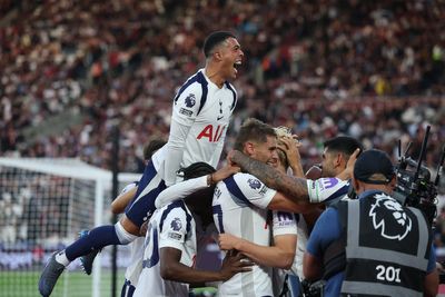 West Ham vs Tottenham live: Bergvall and Van de Ven score for Spurs after Soucek sent off