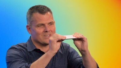 I tried to break the iPhone Air during an interview with Apple execs — and then I asked about a possible iPhone Fold