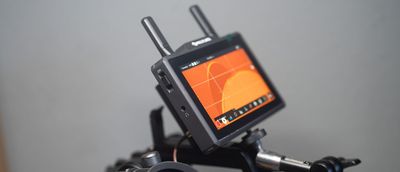 Hollyland Pyro 5 review: a beast of a small field monitor