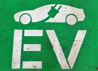 IRS Extends EV Tax Credit Window: Can You Still Qualify Before Sept. 30?