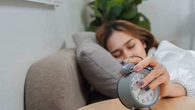 Experts warn oversleeping this fall is a bad idea — here's why