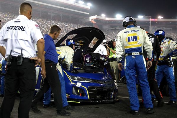 Chase Elliott advances into next playoff round despite rare DNF at Bristol