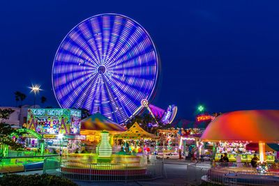 6 Theme Park Snacks That Are Marked Up More Than Jewelry