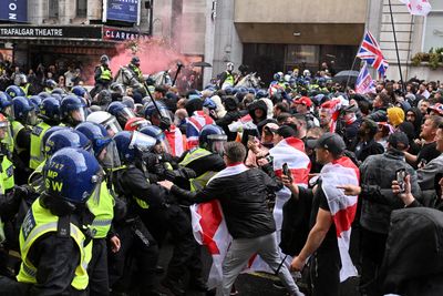 Starmer says UK will ‘never surrender’ flag to far-right protesters