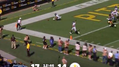 Seahawks Score Easy TD After Steelers Returner Makes Horrible Mistake on Kickoff