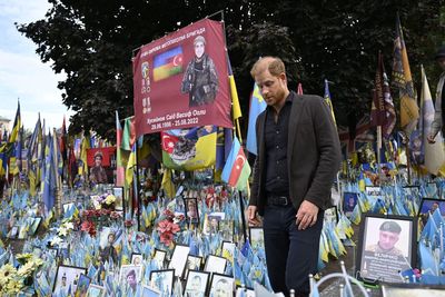 ‘My conscious is clear’, Harry says as he defends controversial memoir