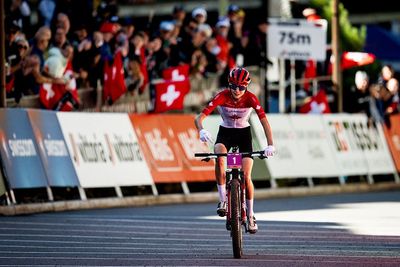 UCI MTB World Championships: Rising Canadian star Isabella Holmgren takes second straight U23 XCO title