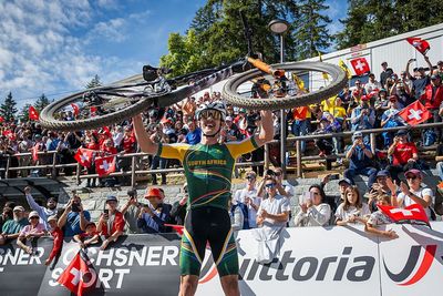 UCI MTB World Championships: Alan Hatherly destroys the competition to defend elite XCO title