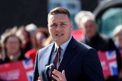 ‘Unacceptable’ waiting list of up to eight years for NHS gender care, reveals health secretary