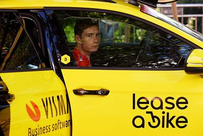Vuelta a España stage 21: Jonas Vingegaard confirmed champion of Grand Tour but no stage winner and no podium ceremony as Madrid finale derailed